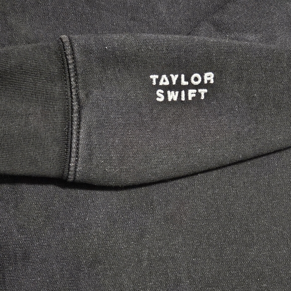 "Home is Where the Heart Is" Lover Valentine's Day Crewneck - Picture 4 of 16